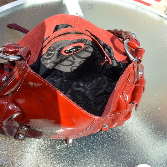 Francesco Biasia ruby red patent leather purse with suede interior front flap - Picture 11 of 11